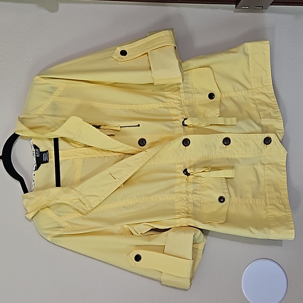 a.n.a. A New Approach Bright Yellow Jacket Size Medium - Picture 9 of 15